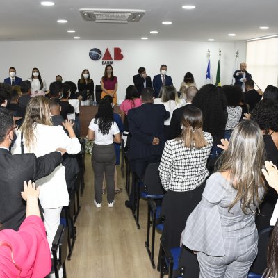 [Seccional entrega carteira a novos advogados e advogadas]