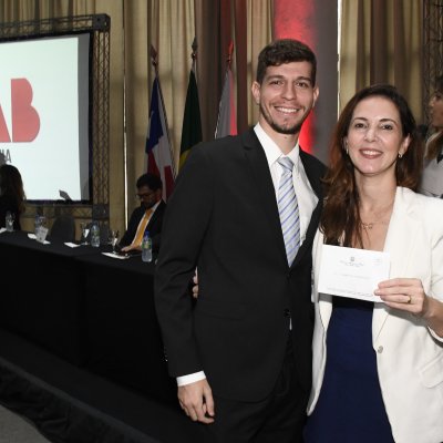 [OAB-BA entrega mais de 300 carteiras a jovens advogados e advogadas]