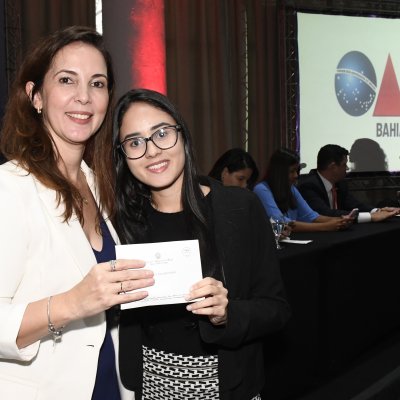 [OAB-BA entrega mais de 300 carteiras a jovens advogados e advogadas]
