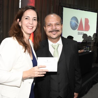 [OAB-BA entrega mais de 300 carteiras a jovens advogados e advogadas]