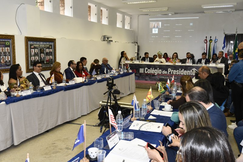 [OAB Bahia apresenta relatório com ações em defesa das prerrogativas da advocacia]